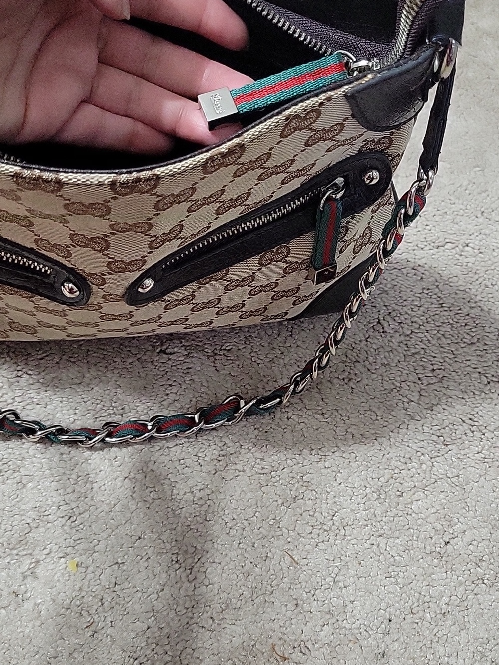 Gucci Beige GG Canvas Shoulder Bag with Brown Leather and Red-Green Chain - Picture 6 of 10